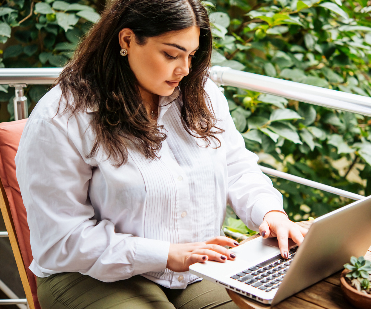 A woman researches semaglutide for weight loss on her laptop