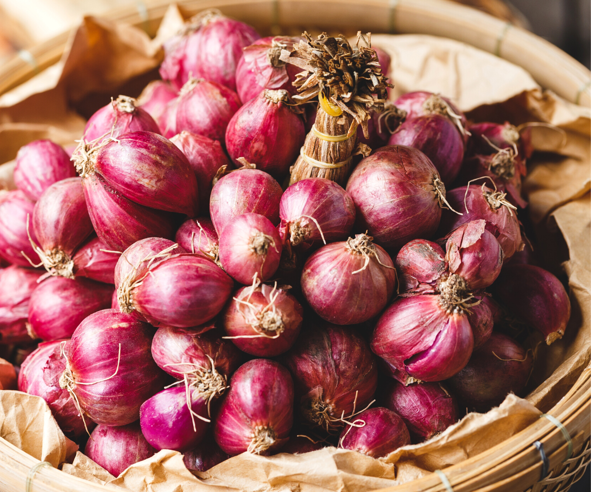 A pile of onions that may naturally boost Testosterone levels.
